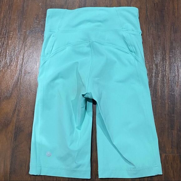 Lululemon On Pace Biker mint green Shorts *10" inseam size 4 - Picture 4 of 9